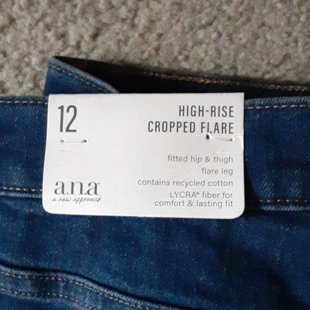 High Rise Cropped Flare NWT - Picture 5 of 7